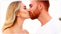 Vidéo de baisers IA en couple